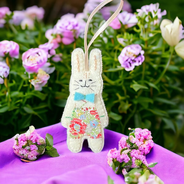 Hanging Felt Bunny Decoration