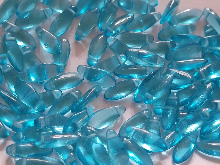 100 Aqua Czech Glass Dagger Beads 12mm