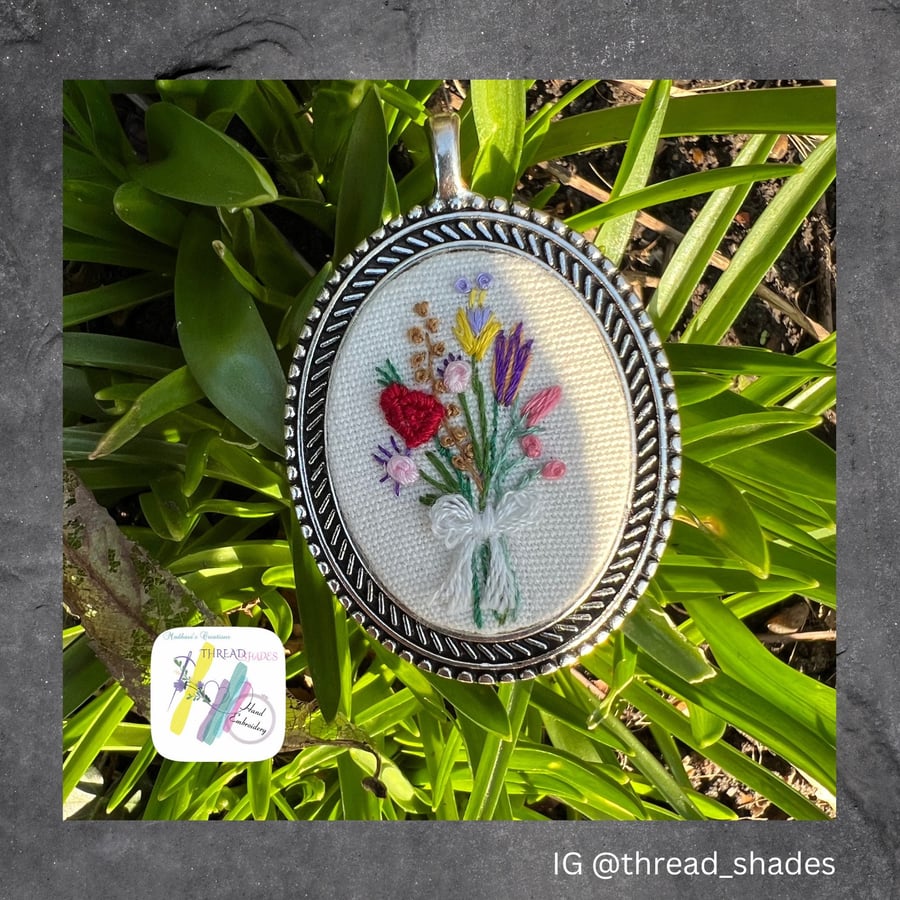 Hand embroidered pendant, chain necklace, embroidery jewellery,wedding jewelry, 