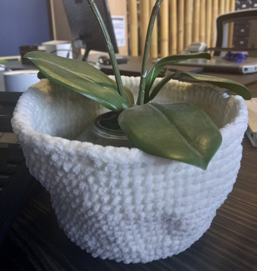 Crochet soft white and fluffy plant pot