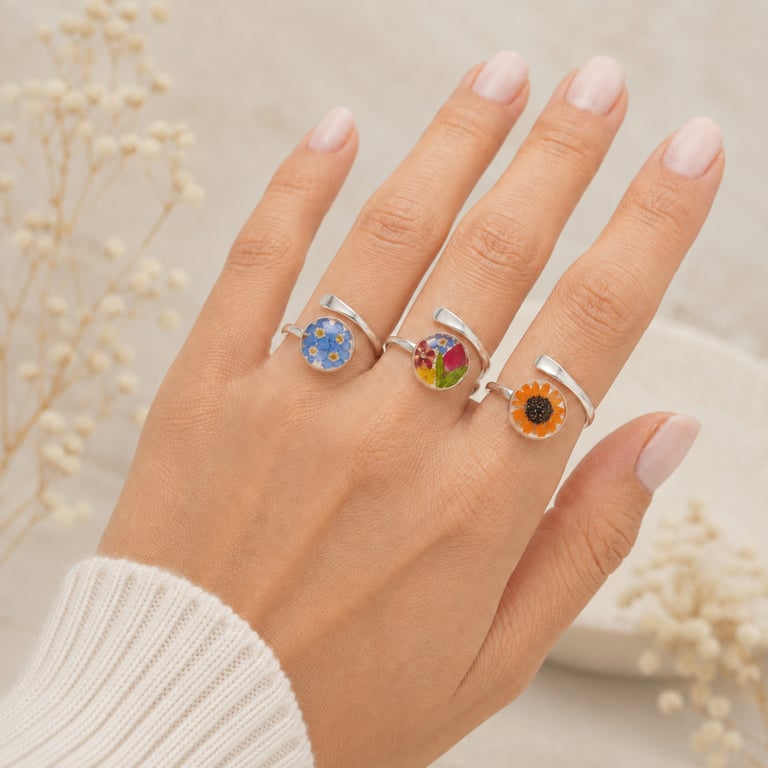 Flower rings - Sterling silver adjustable ring with real flowers