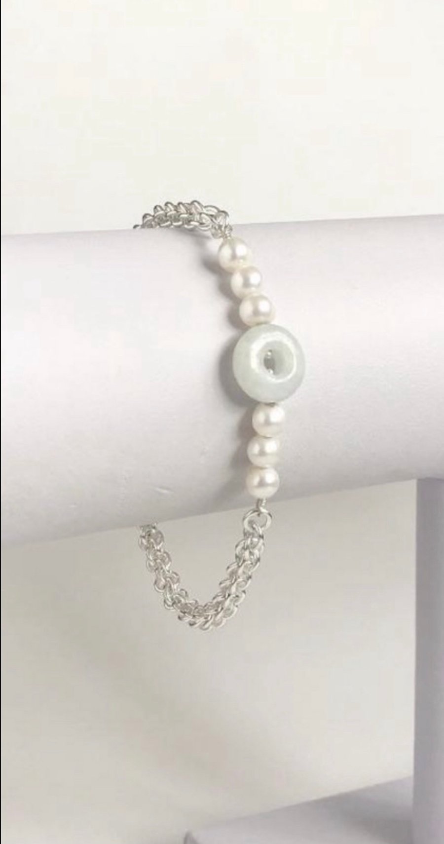 Pearl and Jadeite Chainmaille Bracelet