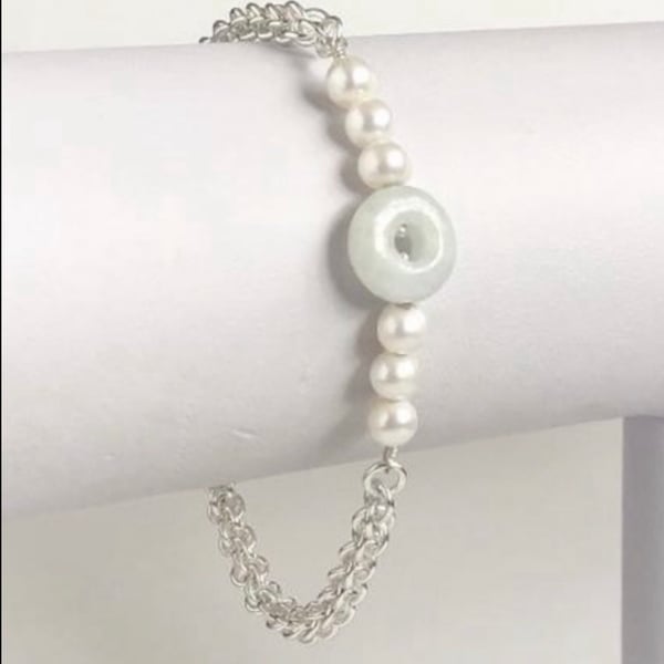 Pearl and Jadeite Chainmaille Bracelet