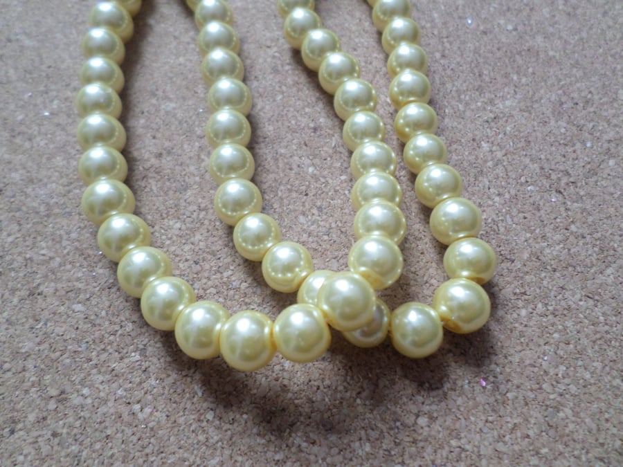 50 x Glass Pearl Beads - Round - 8mm - Pale Golden