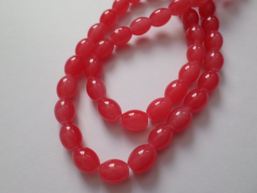 30 x Imitation Jade Glass Beads - Oval - 11mm x 8mm - Cherry 