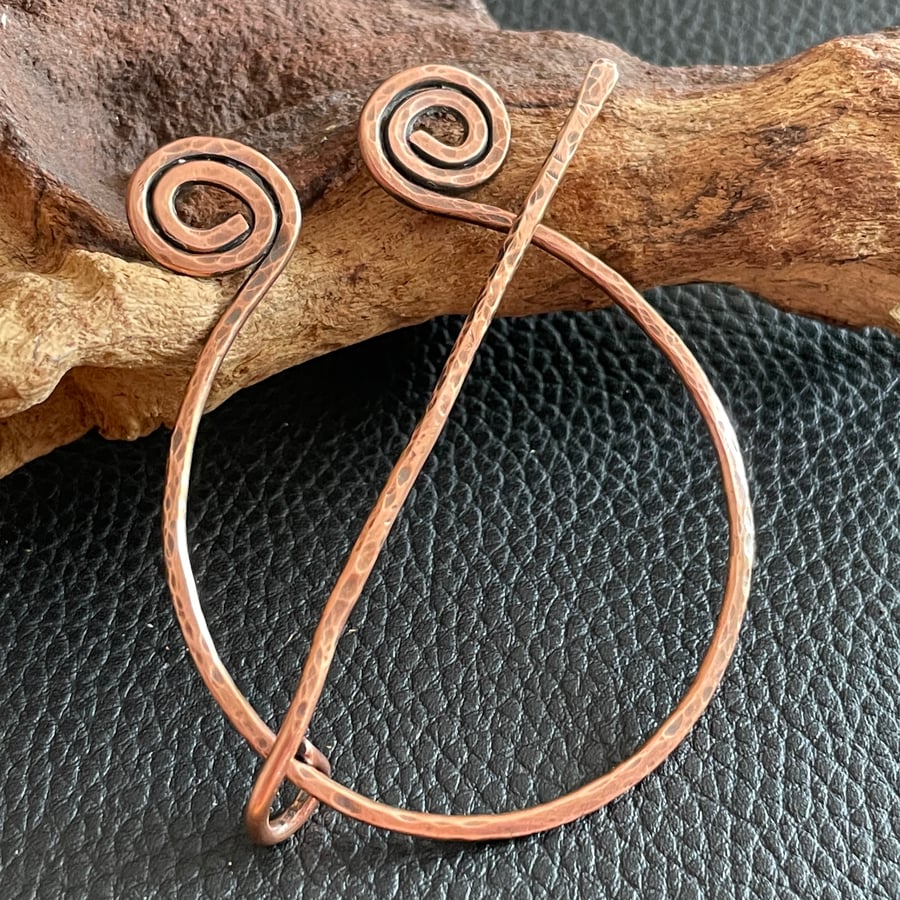 Celtic Penannular Brooch - Patina Copper Shawl pin
