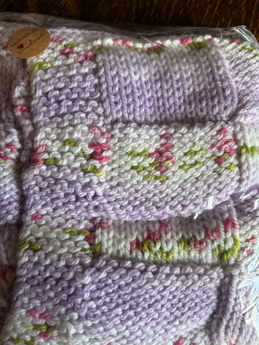 Beautiful handknitted baby blanket in Hayfield Baby Blossom Chunky wool