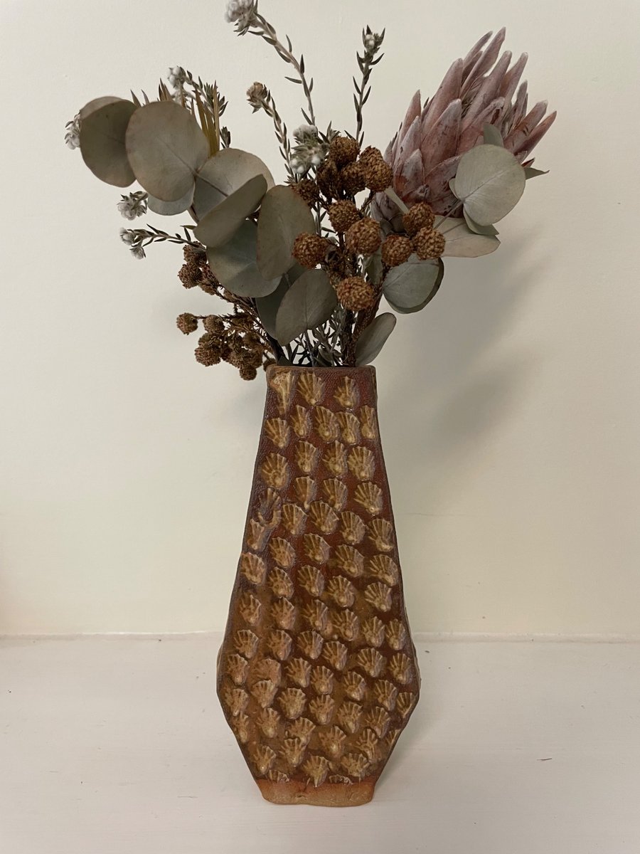 Limpet vase