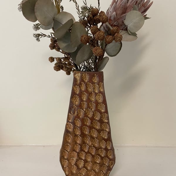 Limpet vase