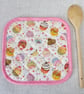 Pot holder, pan holder, quilted, cup cakes - Image 3