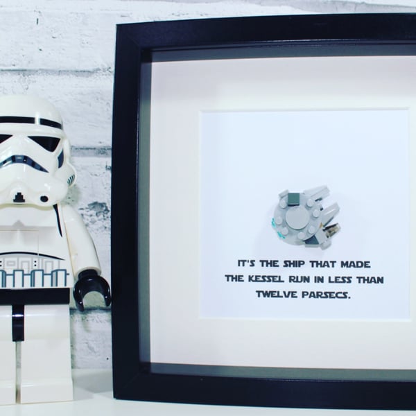 MILLENNIUM FALCON - Star Wars - framed Lego mini build 