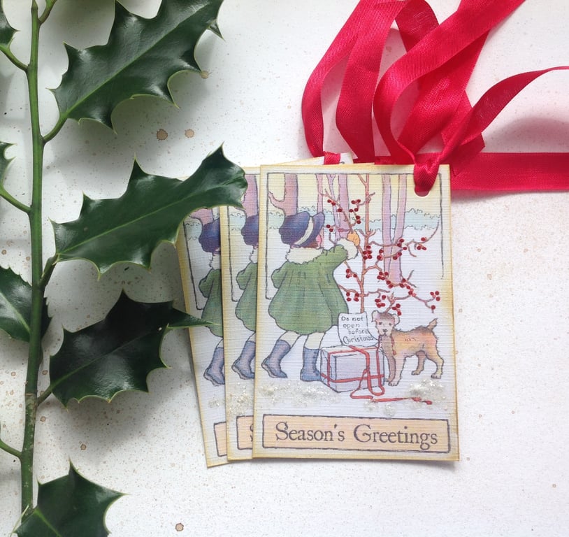CHRISTMAS GIFT TAGS  ( set of 3. ) Vintage-style . ' Winter Berries'.