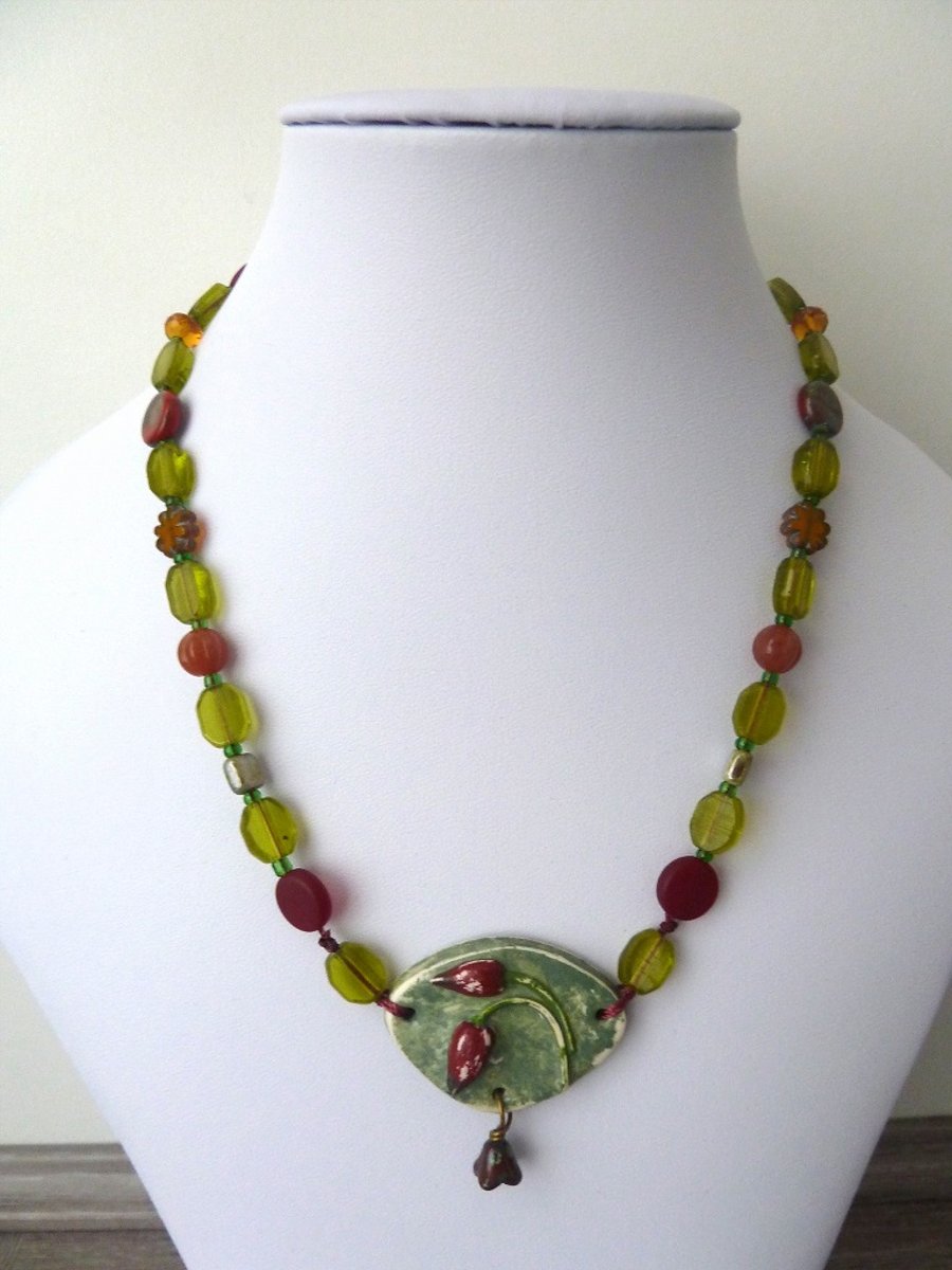 SALE tulips necklace