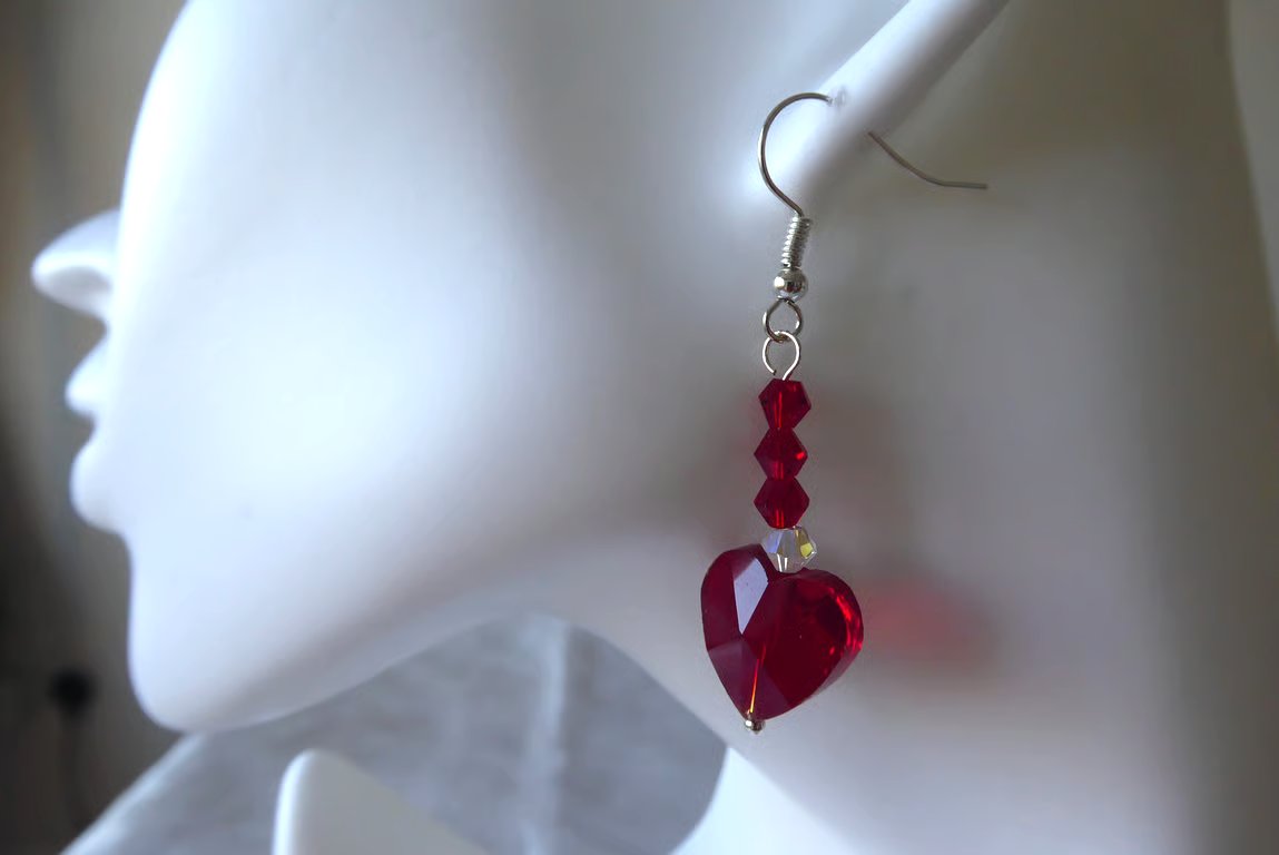  Pair of  Red Crystal Glass Heart Earrings 
