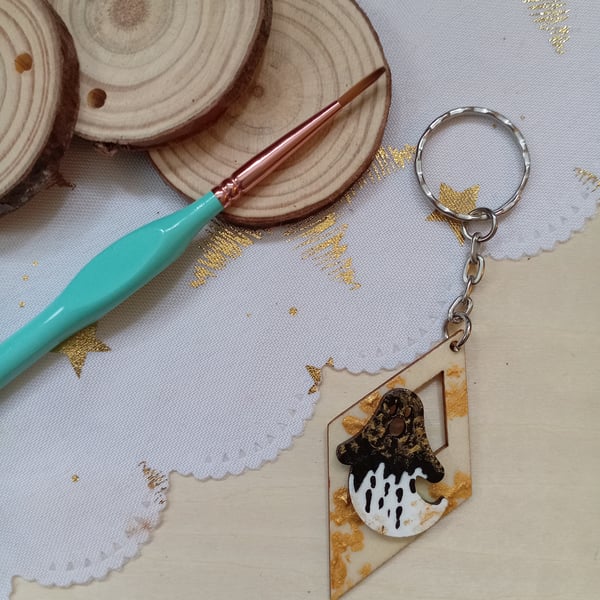 Wooden diamond shaped ghost keyring 