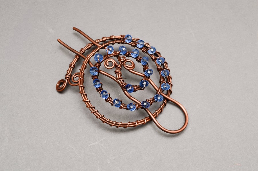 Wire Wrapped Copper Hair Bun Holder with Blue Faceted Crystals – Elegant Boho