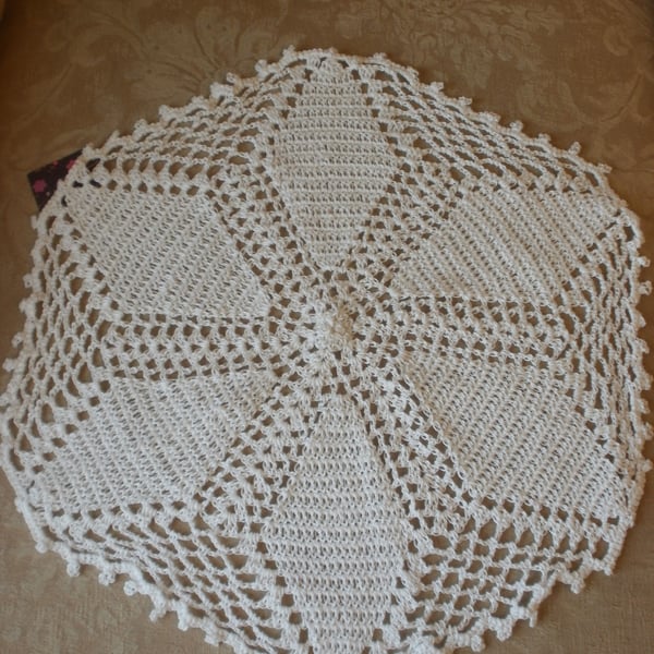 Hand crochet table centre