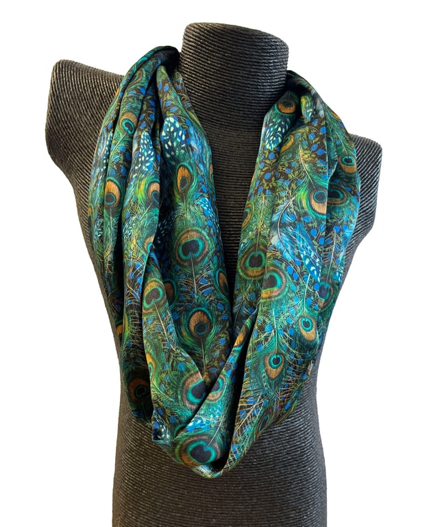 Liberty silk Blue Peacock Manor