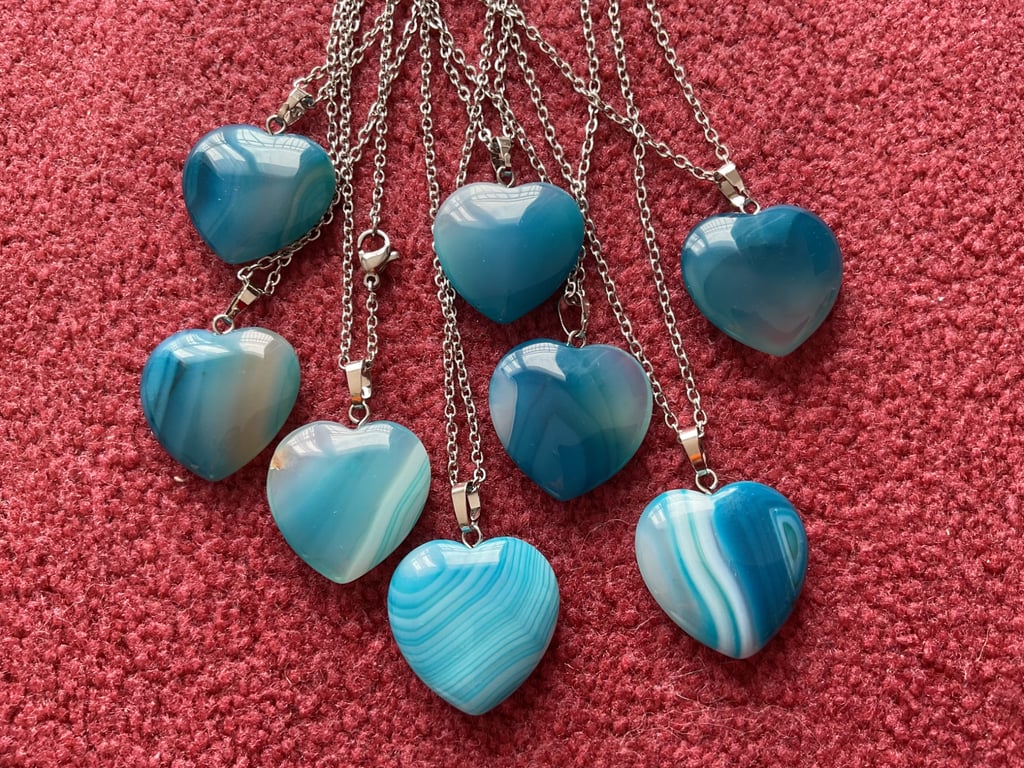 Colourful agate blue quartz stone heart chakra pendant necklace 
