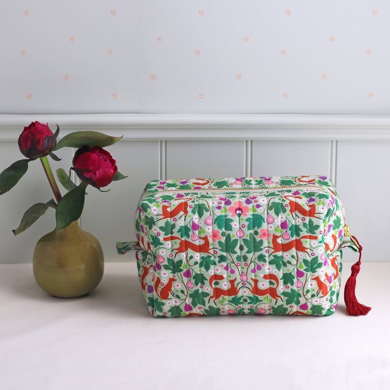 Foxes & Figs Cosmetic Bag – Green Floral Wash Bag