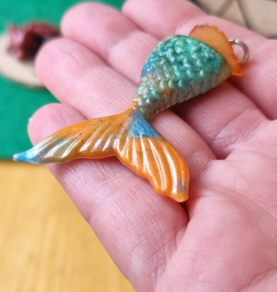 Resin colourful mermaid tail keyrings (oranges)