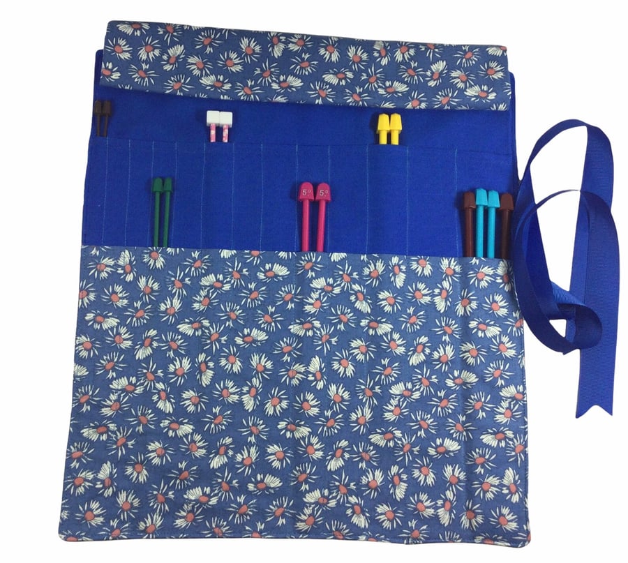Straight knitting needle case with daisy print,needle roll, tie up needle storag