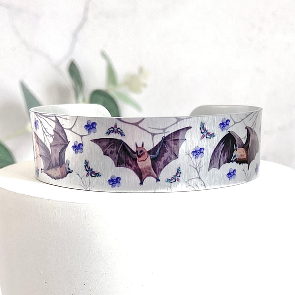 Bat bangle, metal cuff bracelet, handmade wildlife jewellery gifts. (769)