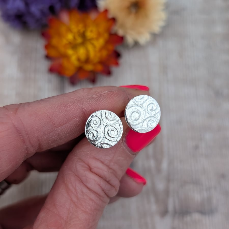 Sterling Silver Spiral Patterned Disc Stud Earrings - JBJ3036