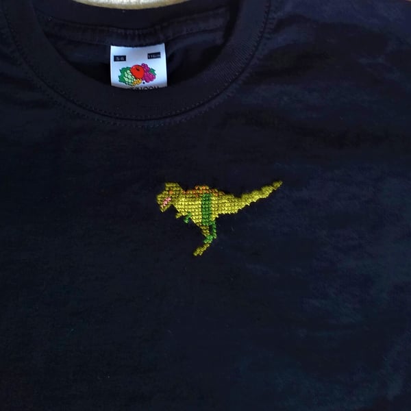 T-rex T-shirt Age 5-6 years, hand embroidered