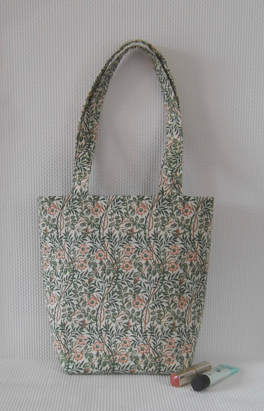 Tote bag long handles in William Morris Sweet Briar fabric