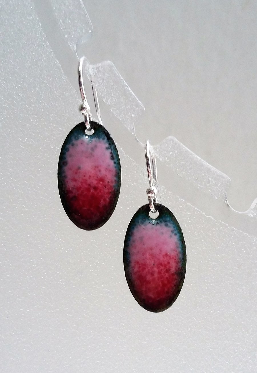 Enamelled copper red and pink oval earrings 080