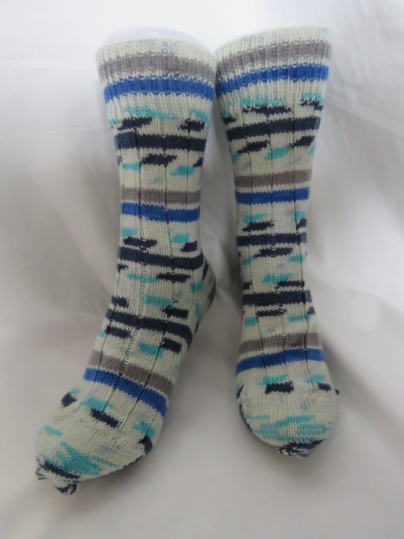 Hand-cranked Knitted Ribbed Wool Socks Size 4 to 5