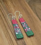 Red and green patterned earrings - Image 2