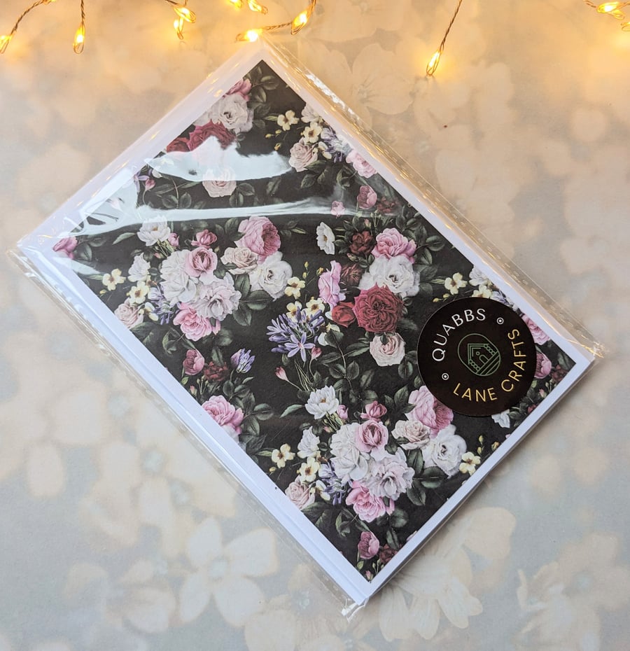 Set of pretty  floral themed notecards and envelopes.