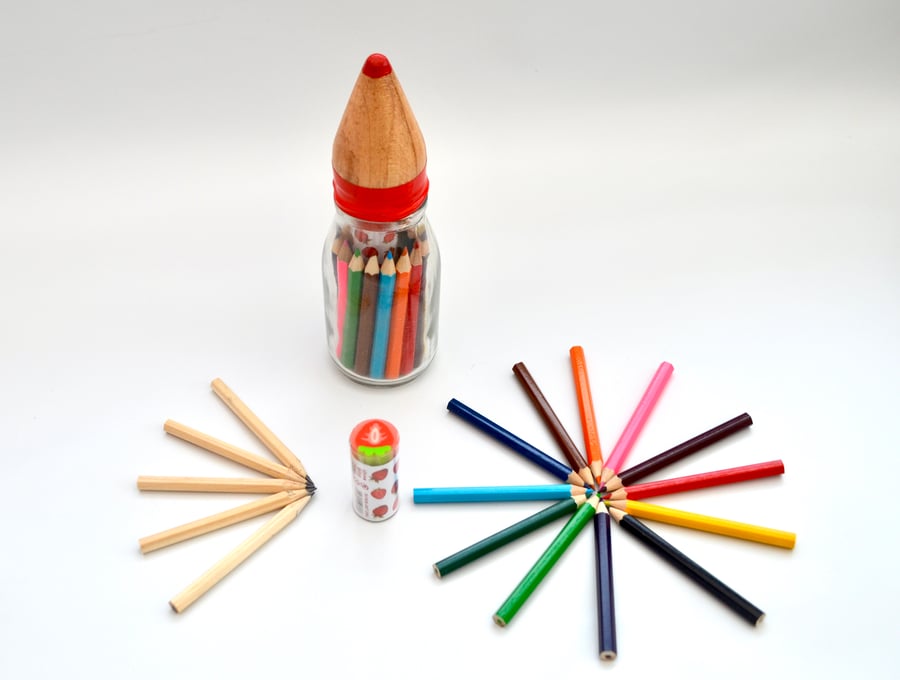 Pencil and rubber set.