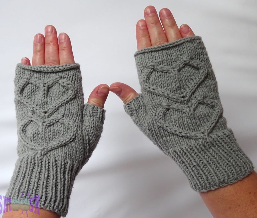 Fingerless Gloves: Smokey Sweetheart