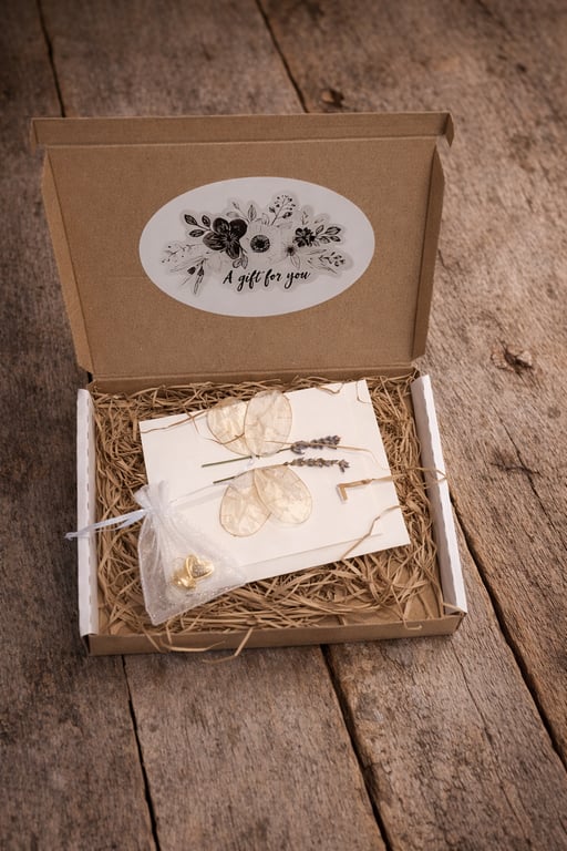Hand made eco gift set with dried flowers