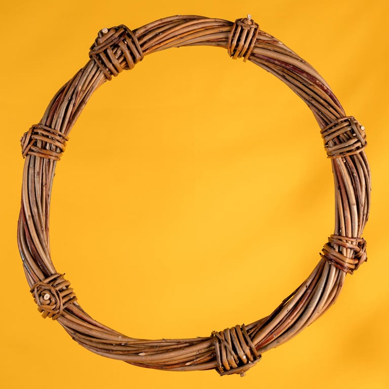 Handwoven Willow Wreath Base, Natural Ring for Seasonal Crafts (40cm)
