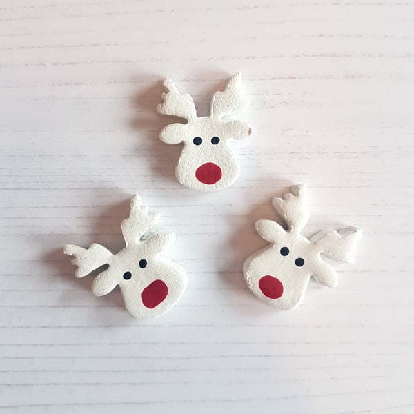 White reindeer Brooch OR Magnet, ONE SUPPLIED