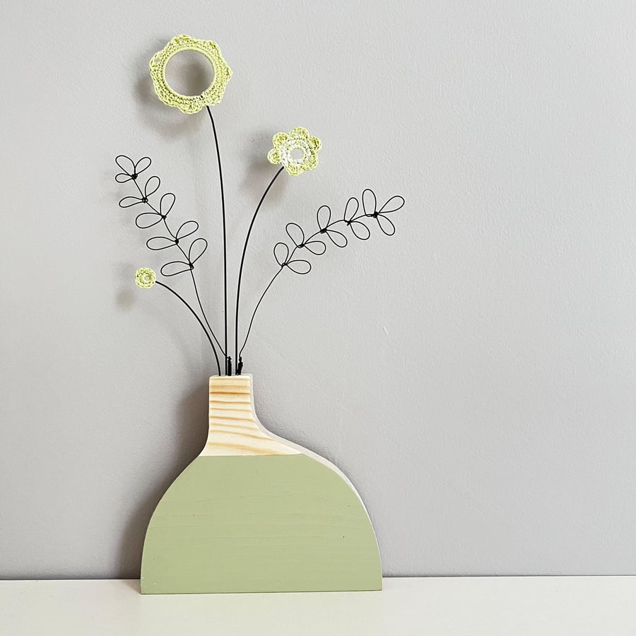 Forever flowers in wooden vase - Fennel