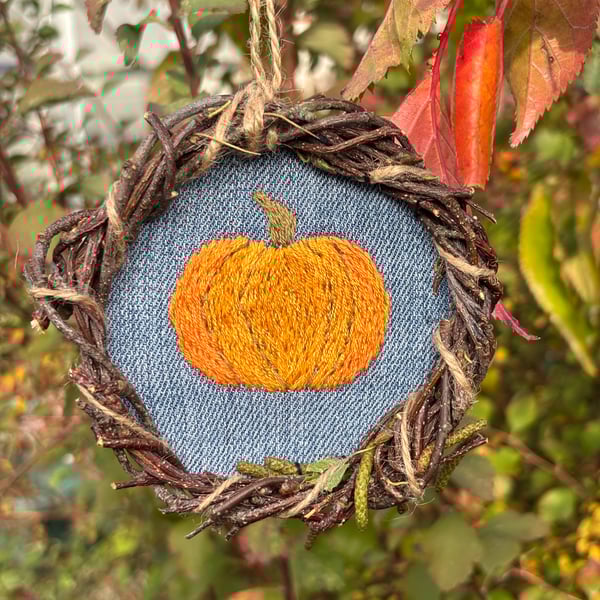 mini pumpkin wreath 