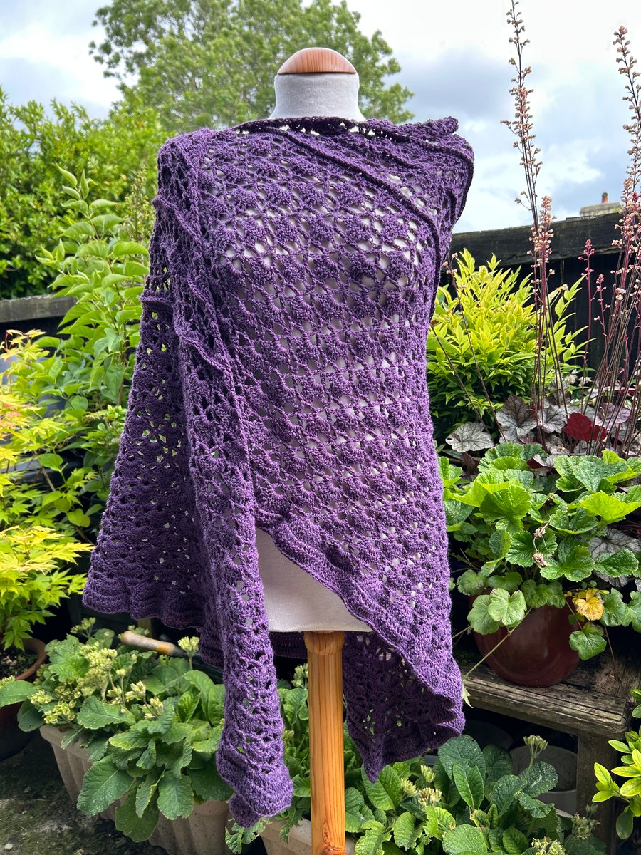 Aubergine Triangle Lace Shawl in recycled acrylic yarn 