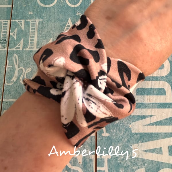 Fabric wide bracelet in daisy design eco friendly 