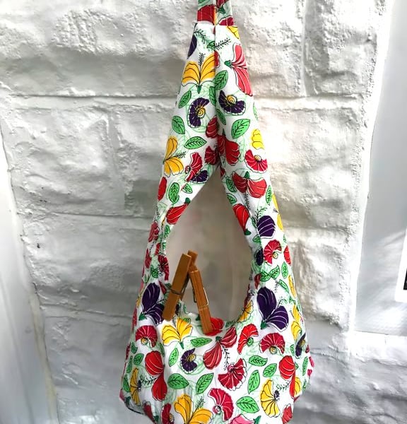 Lined White Floral Peg Bag with carabiner clasp