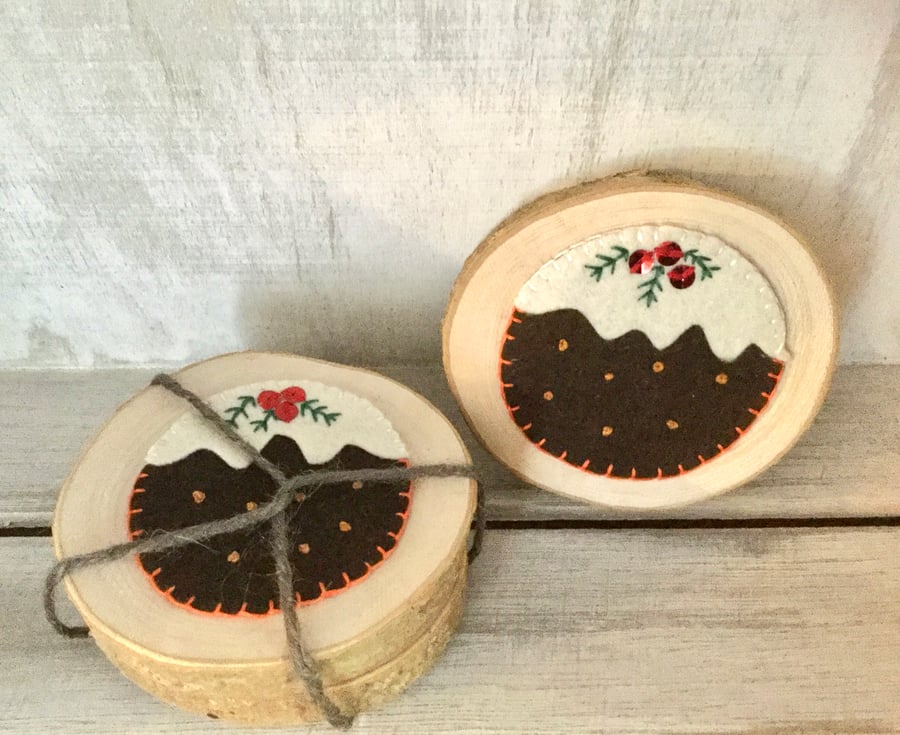 Christmas Pudding Wood Coaster Set 