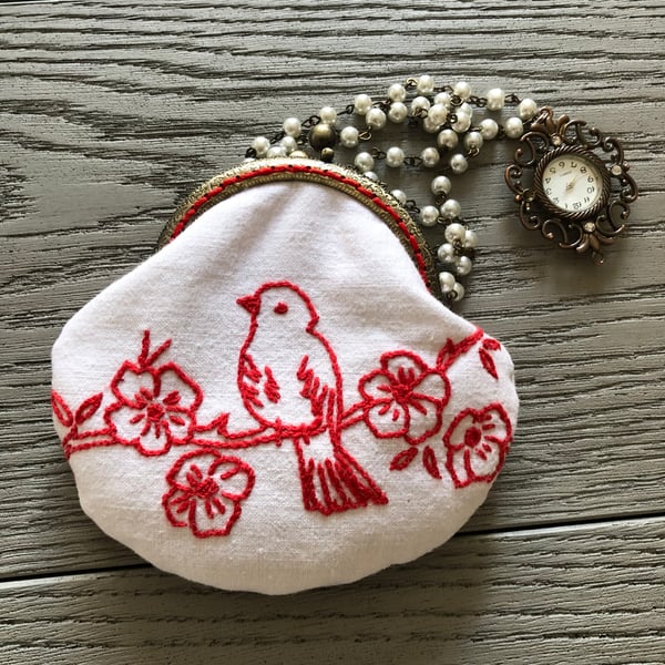 Red & White Vintage French Linen Bird Themed Clasp Coin Purse.