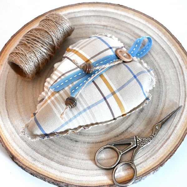 brown checked heart hanger