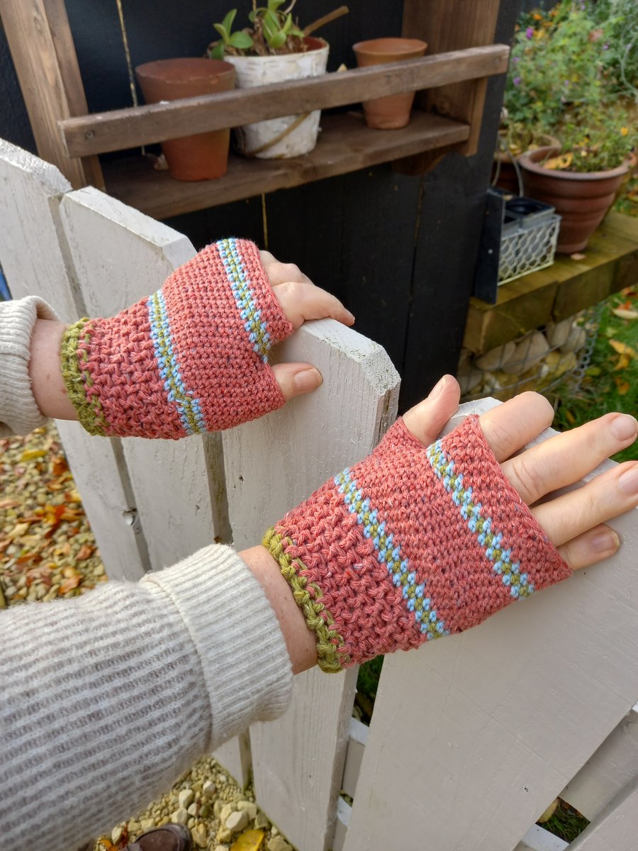 Womens handmade fingerless gloves