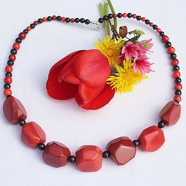 Dark Modulo Necklace