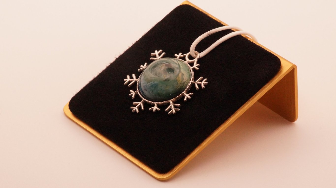 Resin Galaxy Snowflake Pendant Necklace